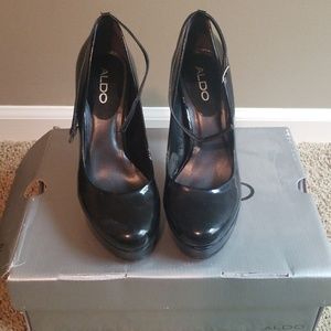 Womens size 5 heels